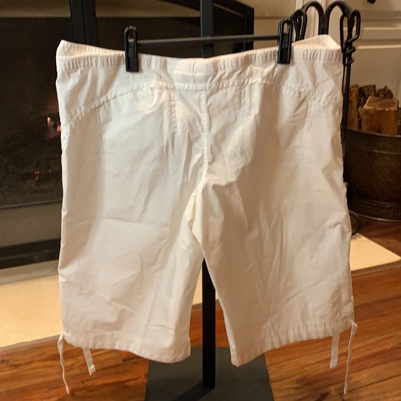 Nike white shorts size large 12-14 - Picture 5 of 5